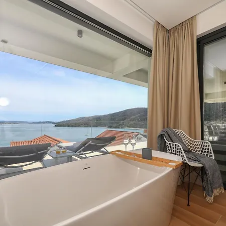 Mentis Marina