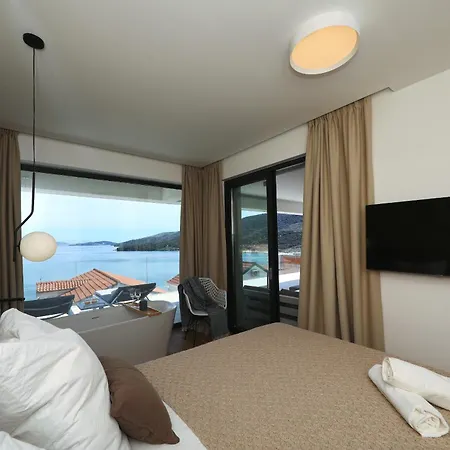 Mentis Marina