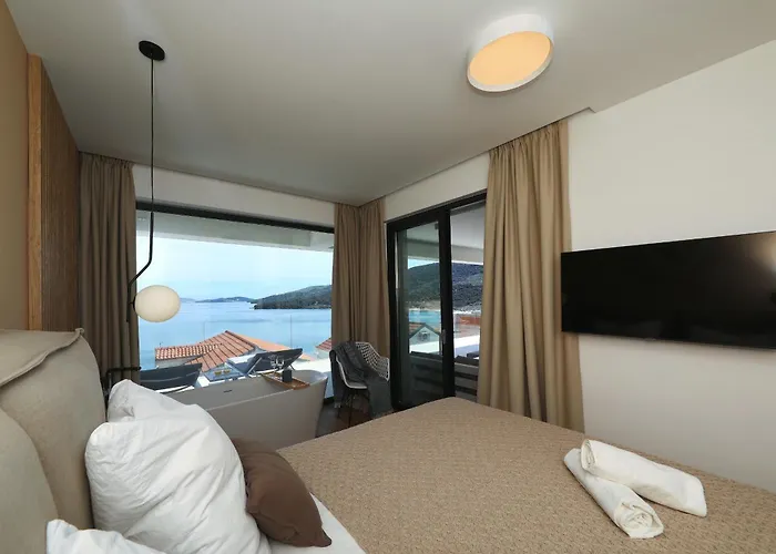 Mentis Marina