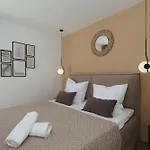 Mentis Marina